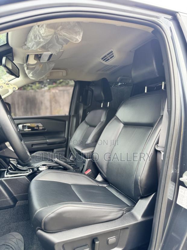 Mitsubishi L200 2024 Gray