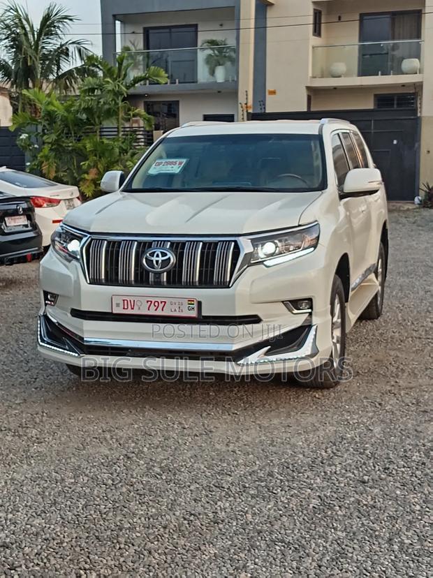 Toyota Land Cruiser Prado 2017 White
