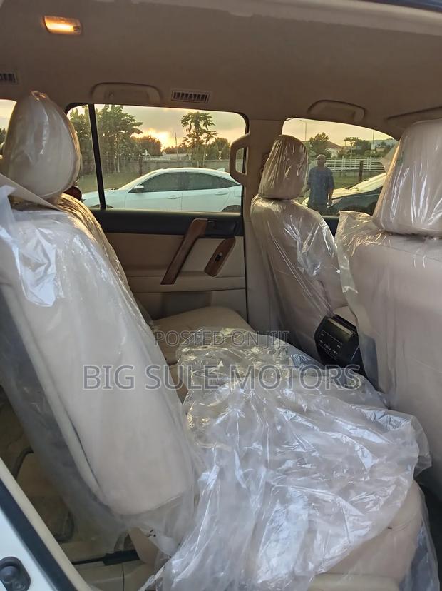 Toyota Land Cruiser Prado 2017 White