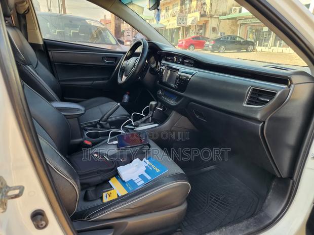 Toyota Corolla S 4dr Sedan (1.8L 4cyl CVT) 2016 White