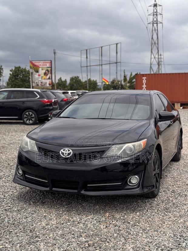 Toyota Camry XLE 4dr Sedan (2.5L 4cyl 6A) 2014 Black