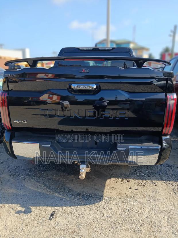 Toyota Tundra 2022 Black