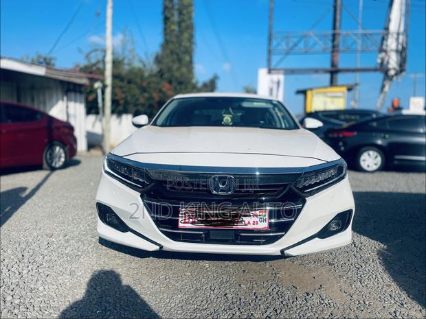 Honda Accord Touring 2.0T 2022 White