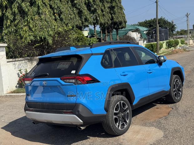 Toyota RAV4 Adventure 2021 Blue