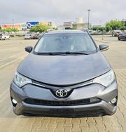 Toyota RAV4 2018 Gray for sale