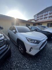 Toyota RAV4 LE FWD 2020 White for sale