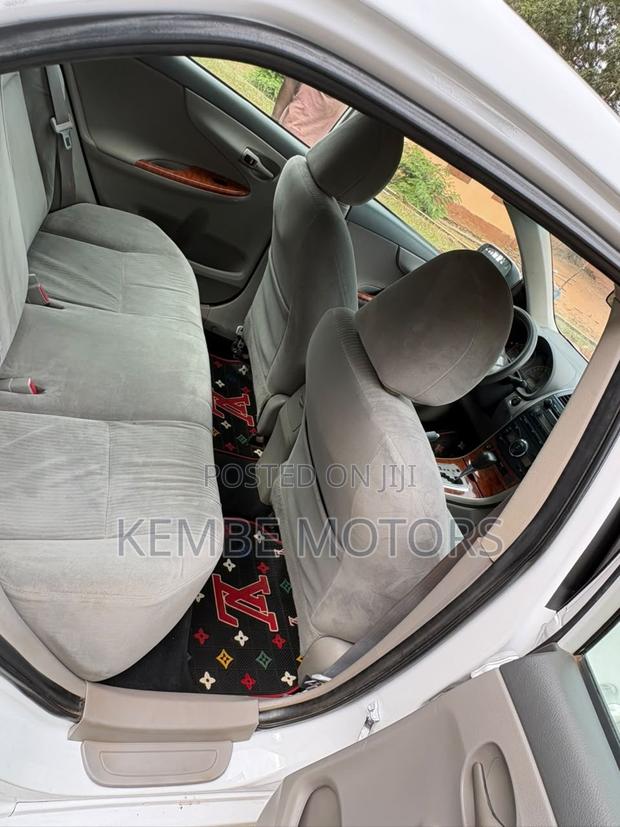Toyota Corolla 2009 White