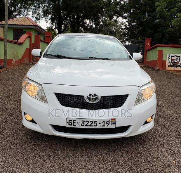 Toyota Corolla 2009 White