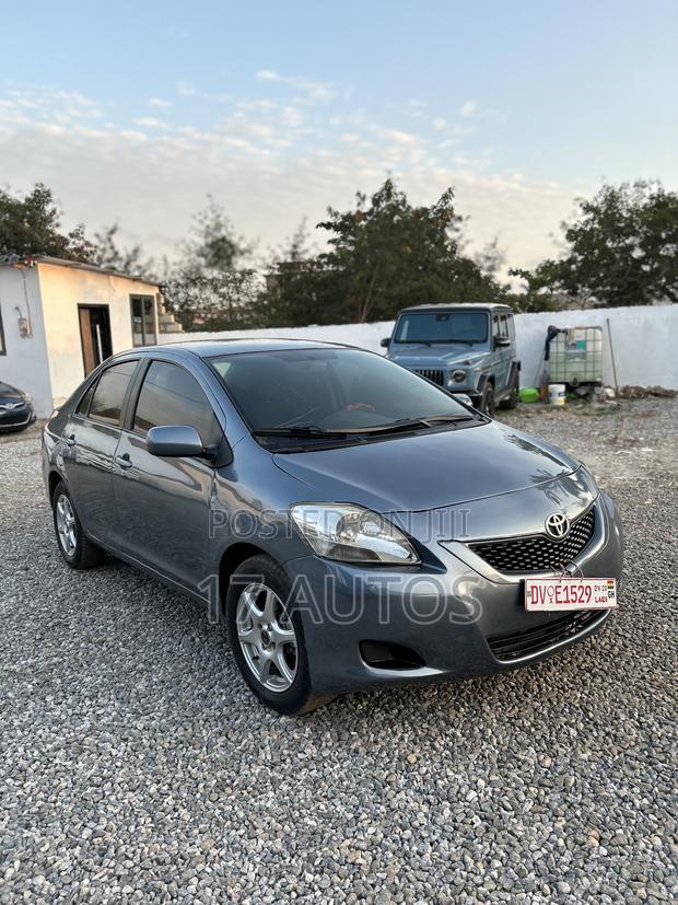 Toyota Yaris 2008 Gray