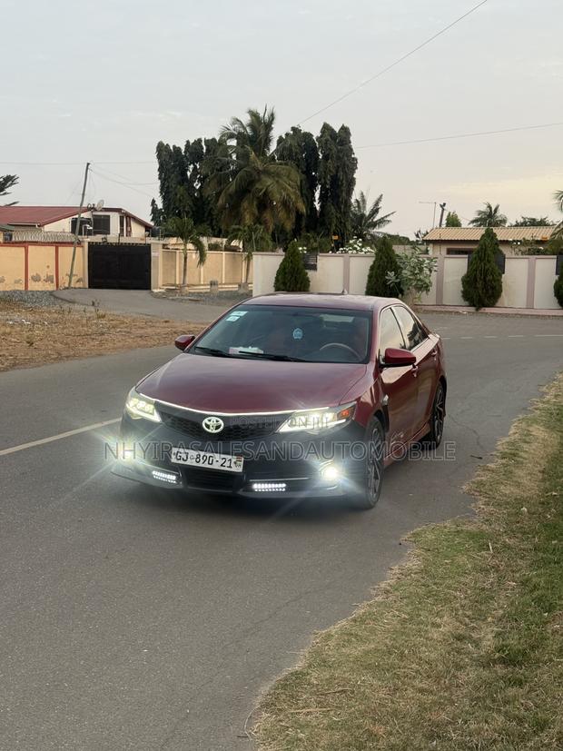 Toyota Camry LE 4dr Sedan (2.5L 4cyl 6A) 2014 Red