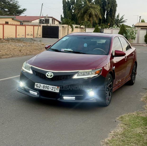 Toyota Camry LE 4dr Sedan (2.5L 4cyl 6A) 2014 Red
