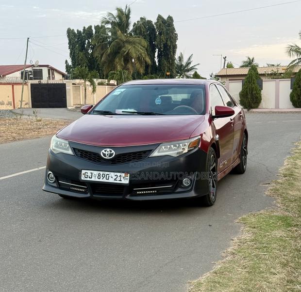 Toyota Camry LE 4dr Sedan (2.5L 4cyl 6A) 2014 Red
