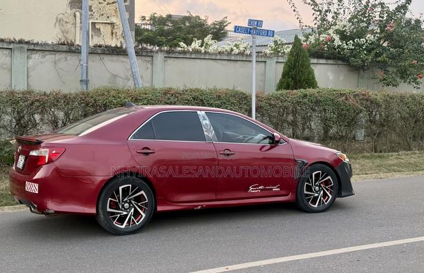 Toyota Camry LE 4dr Sedan (2.5L 4cyl 6A) 2014 Red