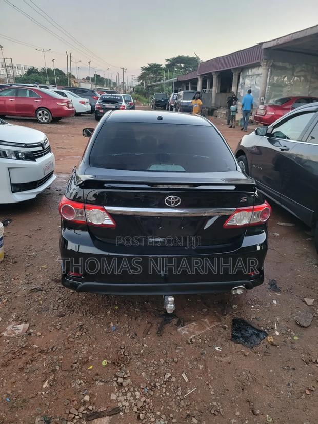 Toyota Corolla LE 4dr Sedan (1.8L 4cyl 4A) 2013 Black