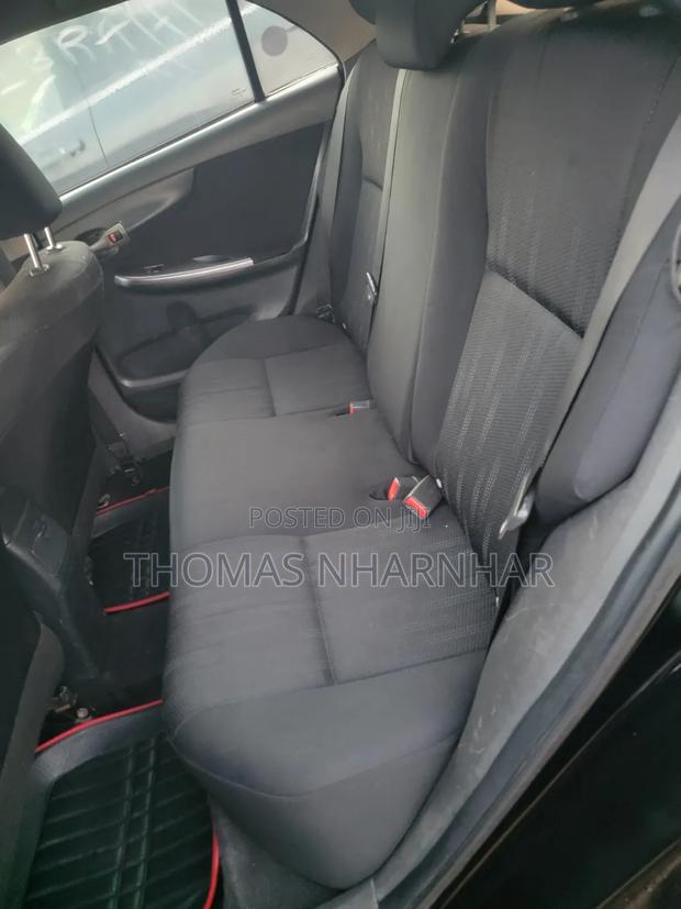 Toyota Corolla LE 4dr Sedan (1.8L 4cyl 4A) 2013 Black
