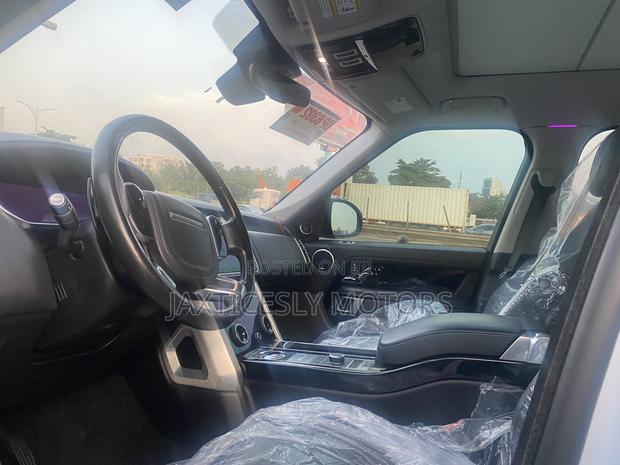 Land Rover Range Rover 3.0L V6 Supercharged HSE 2019 White