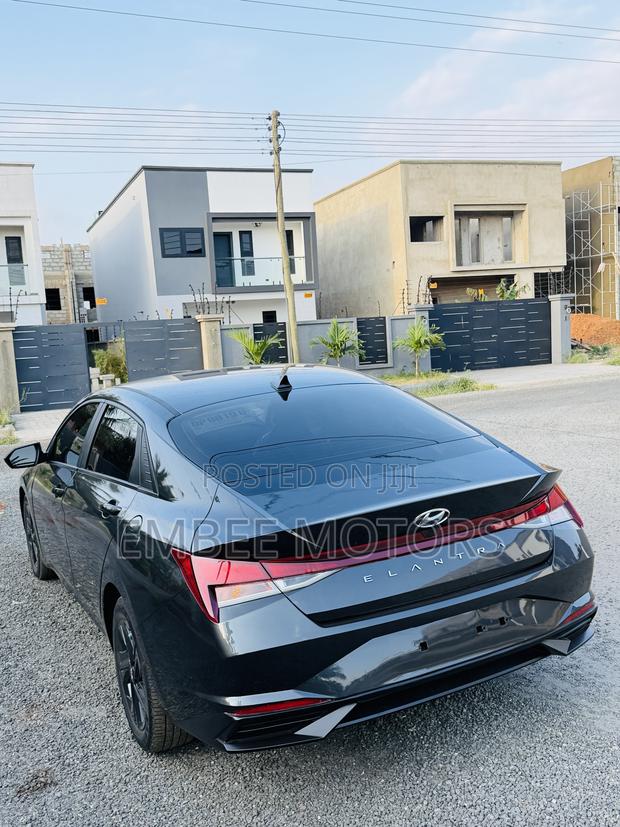 Hyundai Elantra SEL 2021 Gray