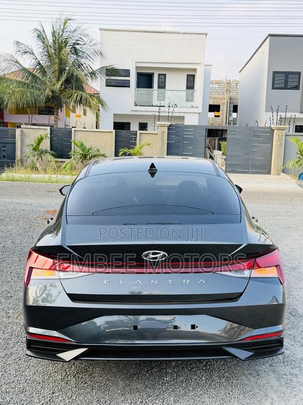 Hyundai Elantra SEL 2021 Gray