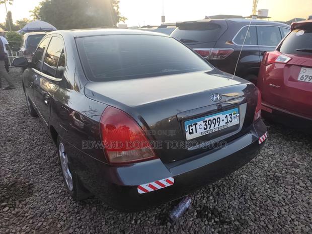 Hyundai Elantra 2004 Gray
