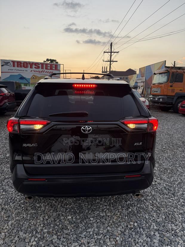 Toyota RAV4 2022 Black