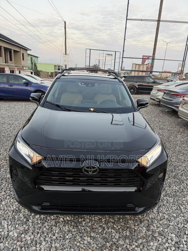 Toyota RAV4 2022 Black