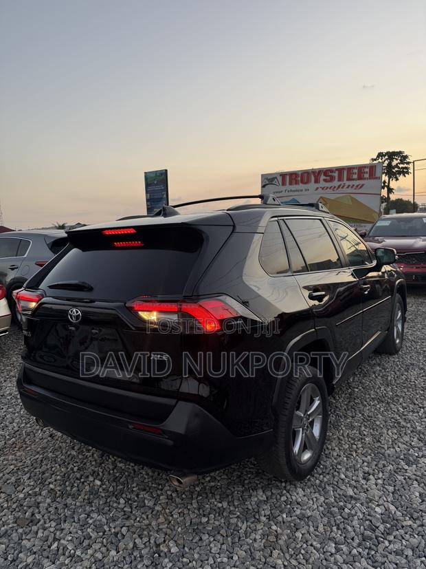 Toyota RAV4 2022 Black