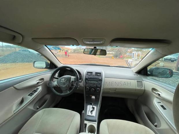 Toyota Corolla LE 4dr Sedan (1.8L 4cyl 4A) 2010 Green