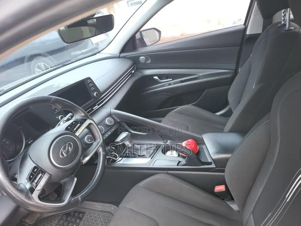 Hyundai Elantra SEL 2022 Gray