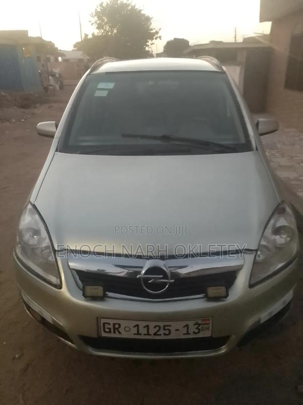 Opel Zafira 2005 Gray