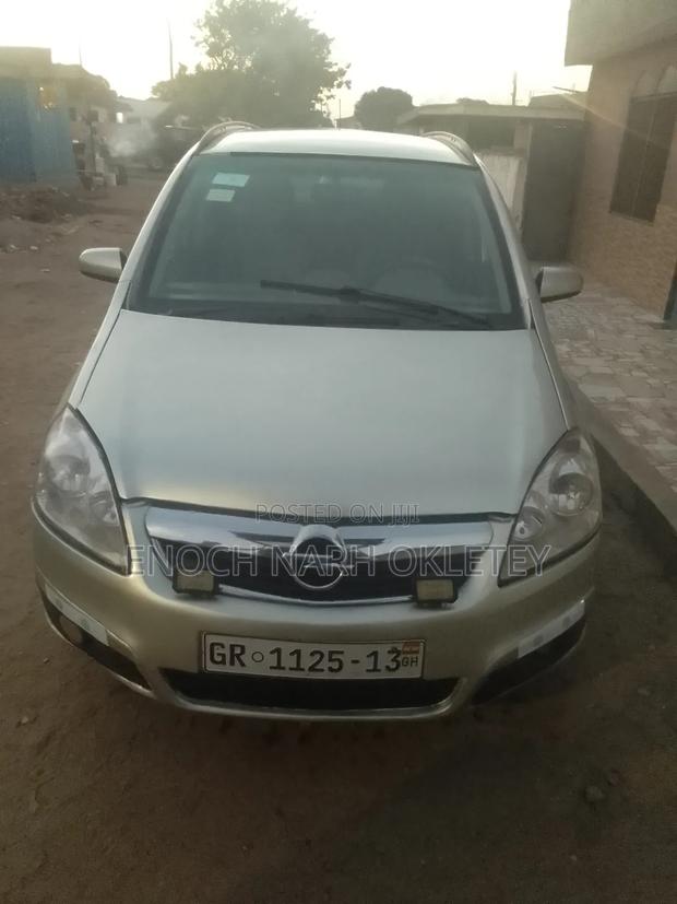 Opel Zafira 2005 Gray