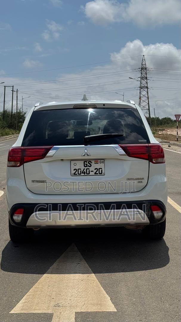 Mitsubishi Outlander 2018 White