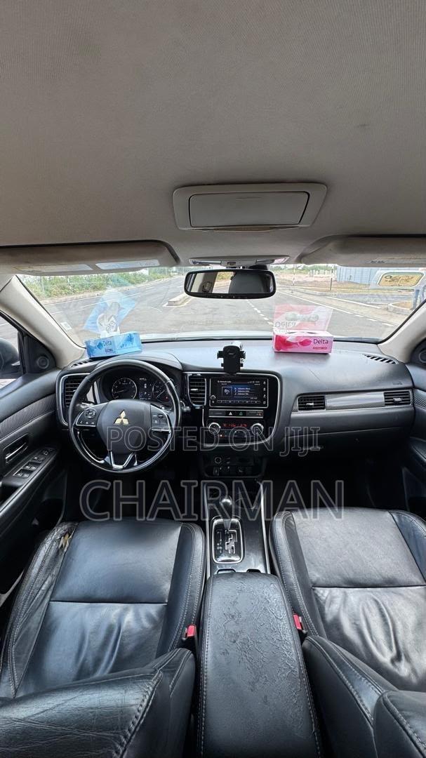 Mitsubishi Outlander 2018 White