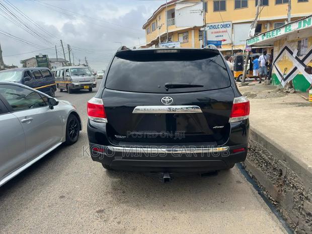 Toyota Highlander 3.5L 2WD 2013 Black