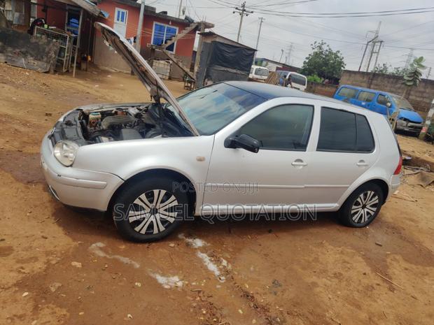 Volkswagen Golf 2000 Silver