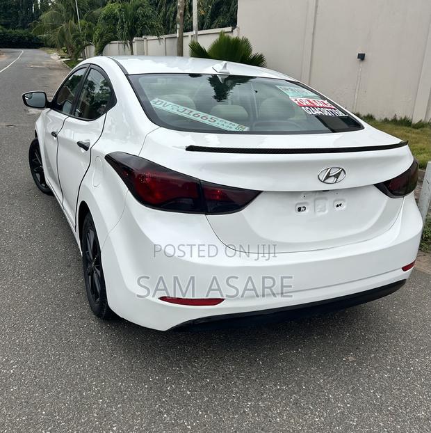 Hyundai Elantra SE Sedan FWD (1.8L 4cyl 6A) 2016 White