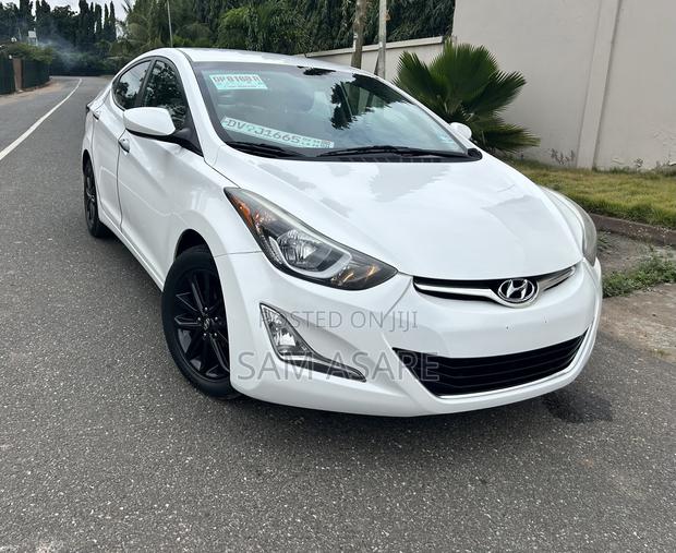 Hyundai Elantra SE Sedan FWD (1.8L 4cyl 6A) 2016 White