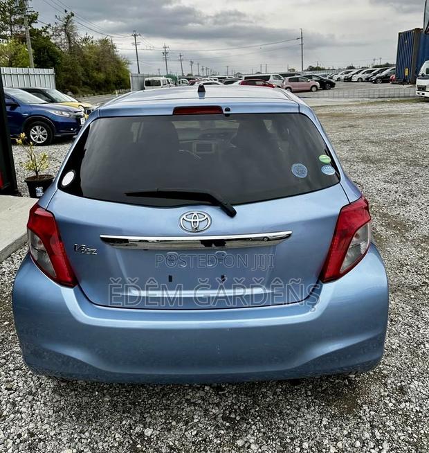 Toyota Vitz 2013 Gray