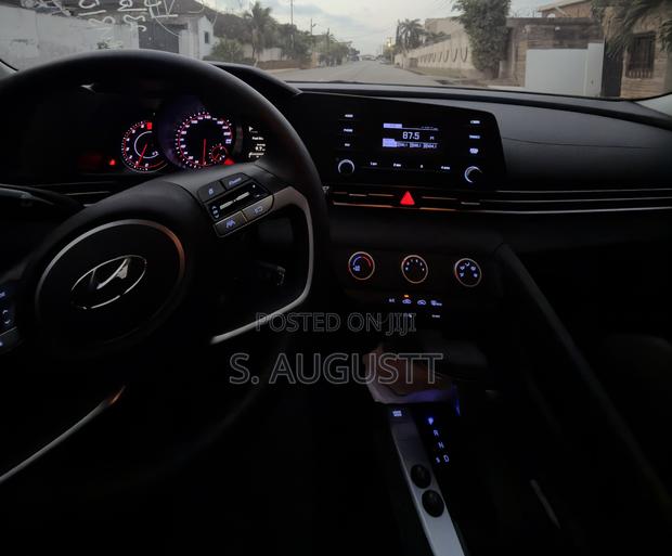 Hyundai Elantra Limited 2021 White