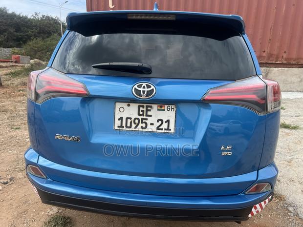 Toyota RAV4 SE 4dr SUV AWD (2.5L 4cyl 6A) 2018 Blue