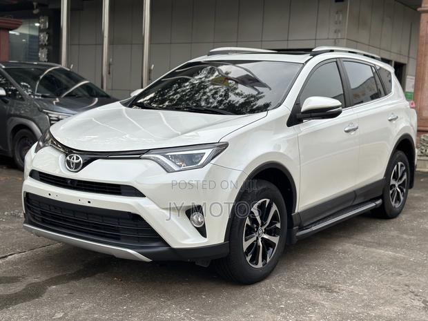 Toyota RAV4 2018 White