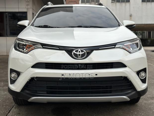Toyota RAV4 2018 White