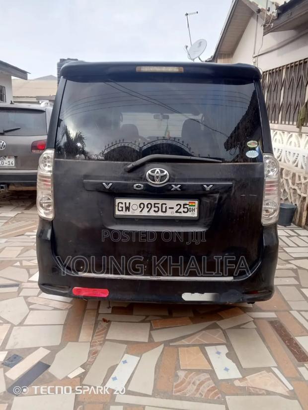 Toyota Voxy 2010 Black