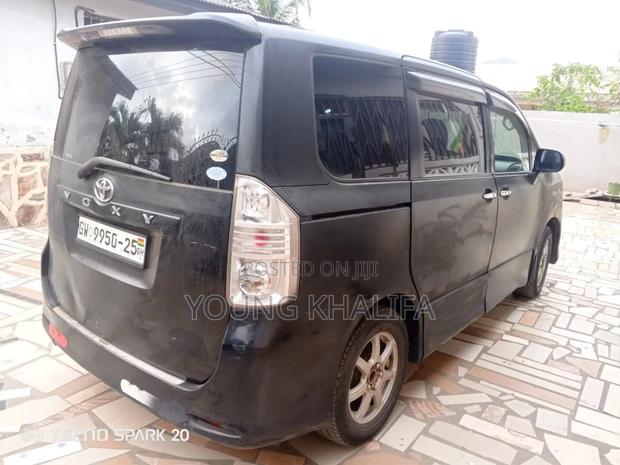 Toyota Voxy 2010 Black