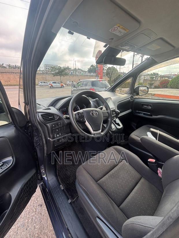 Toyota Voxy X 2WD 8-Seater 2014 Black