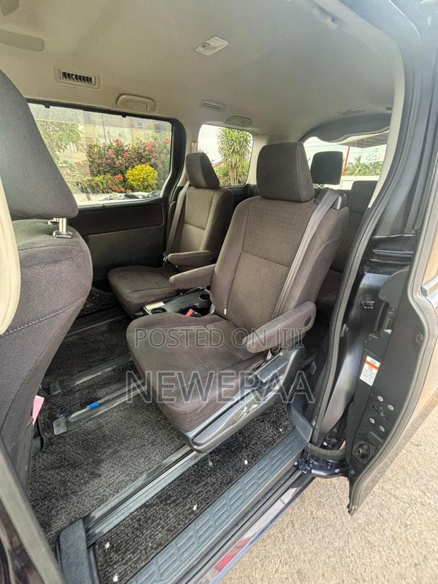 Toyota Voxy V 4WD 8-Seater 2015 Black