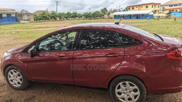 Ford Fiesta SE Sedan 2013 Red