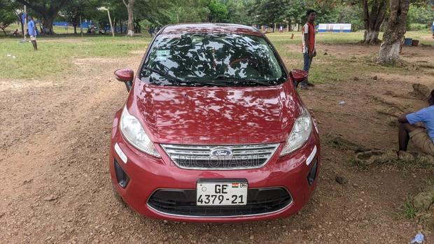 Ford Fiesta SE Sedan 2013 Red