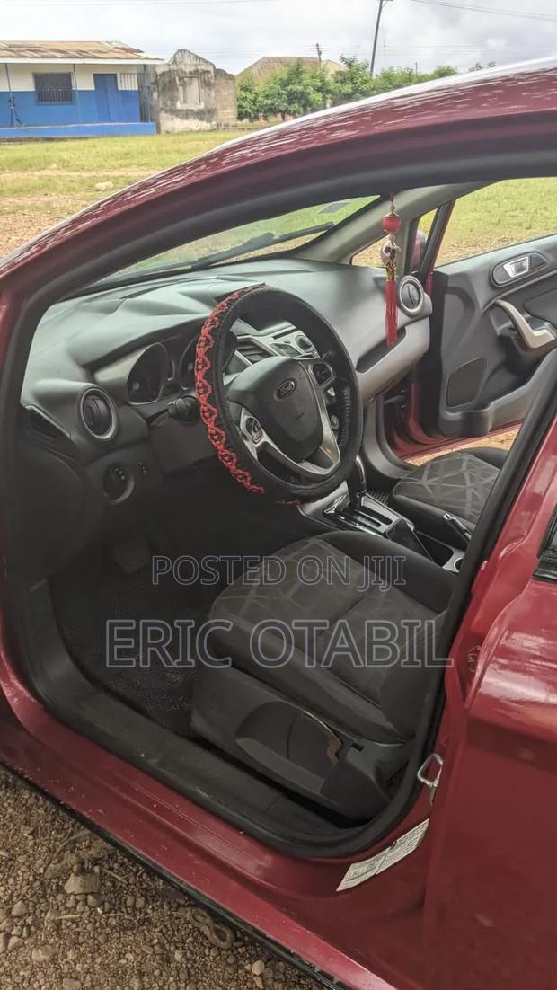 Ford Fiesta SE Sedan 2013 Red
