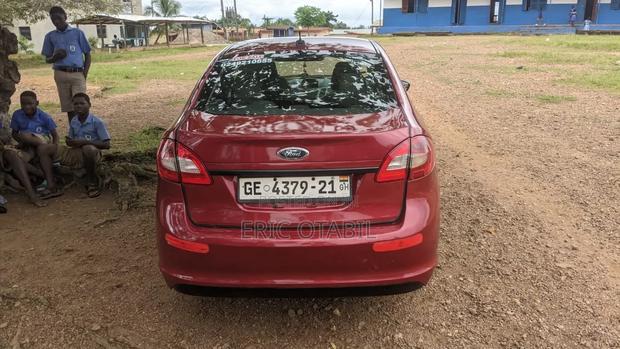 Ford Fiesta SE Sedan 2013 Red