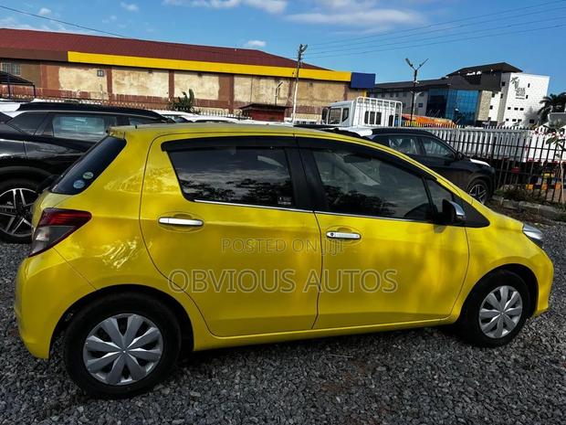 Toyota Vitz 1.5 FWD 3dr 2013 Yellow